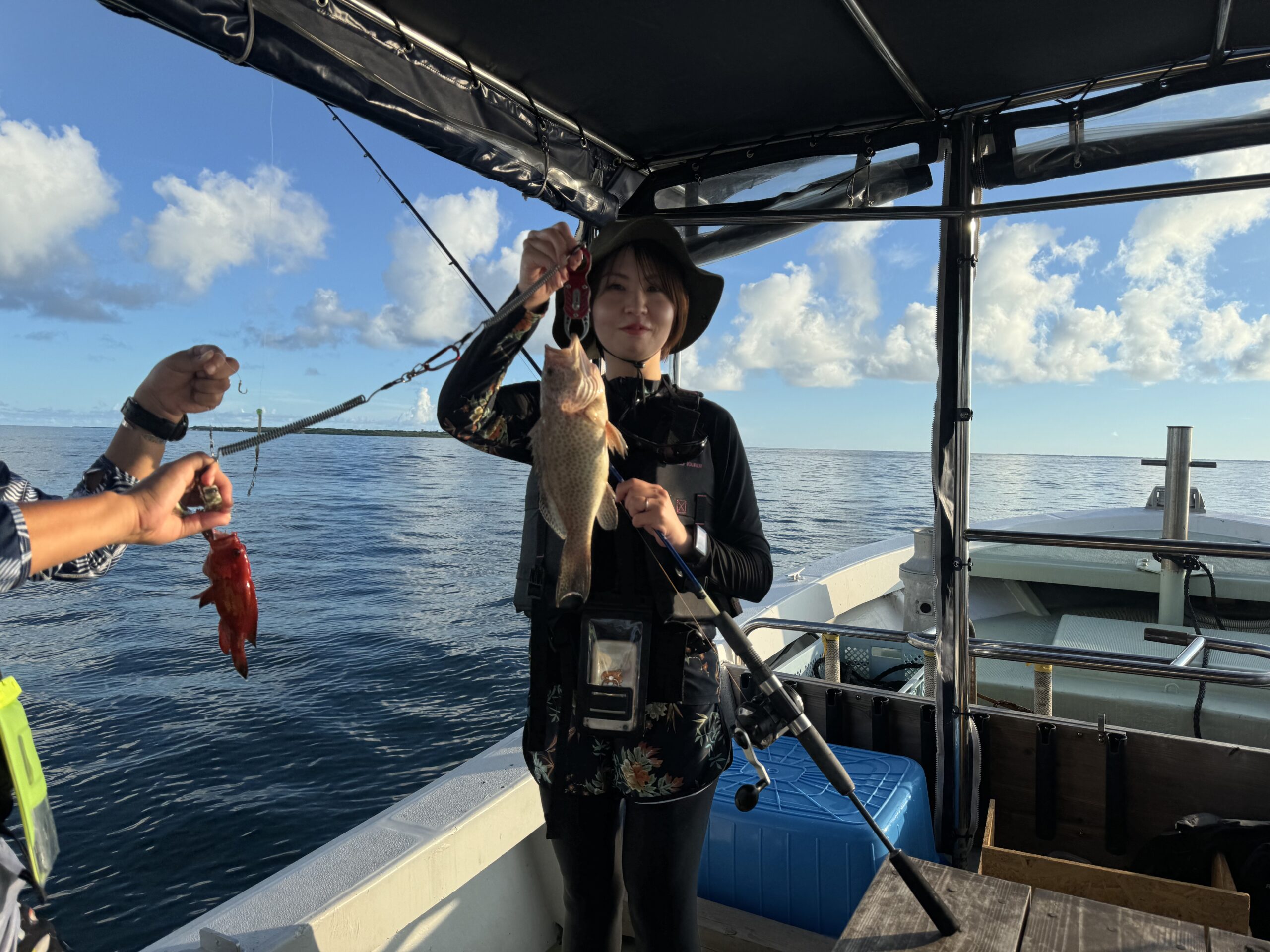 石垣島 釣り体験 初心者でも安心して楽しめる船釣りの様子